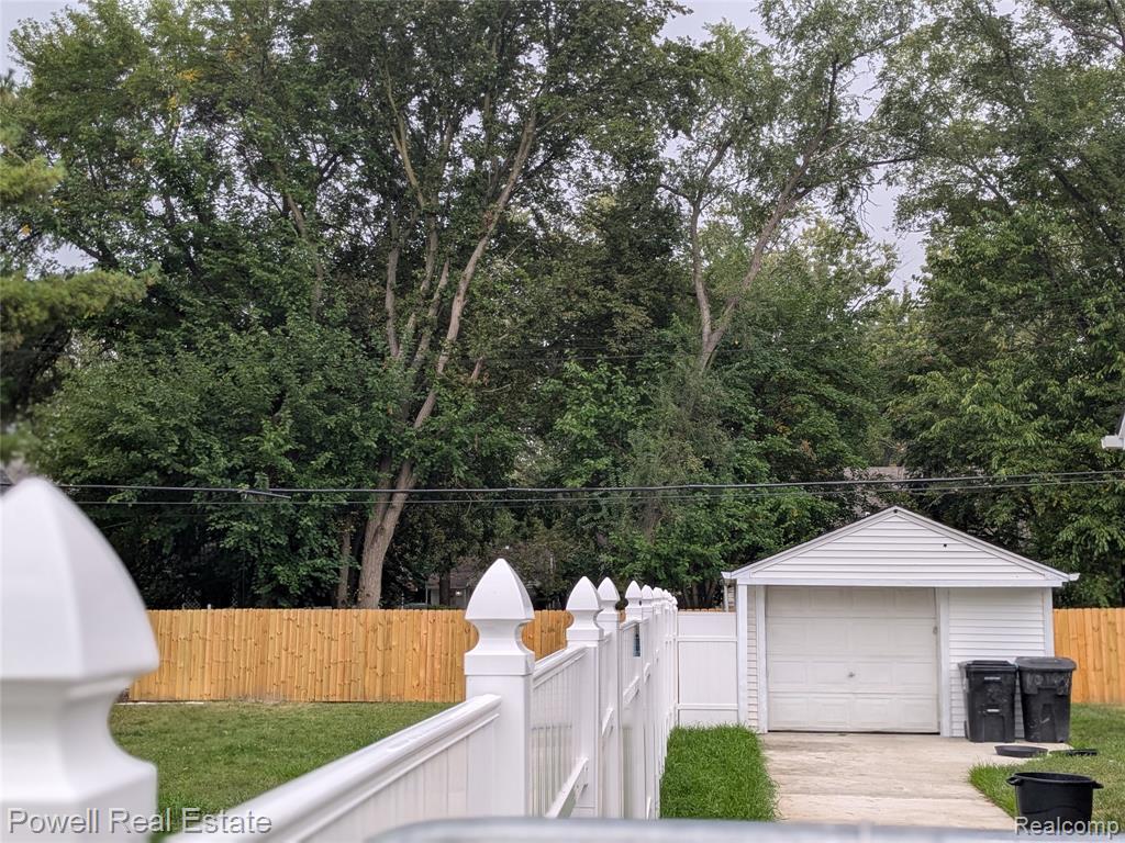 19161 Hamburg Street, Detroit, MI 48205 — Photo 24
