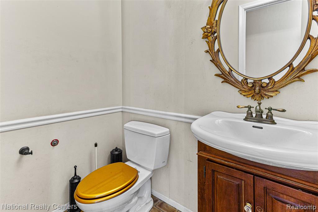 4817 Faircourt Drive, West Bloomfield, MI — Photo 24