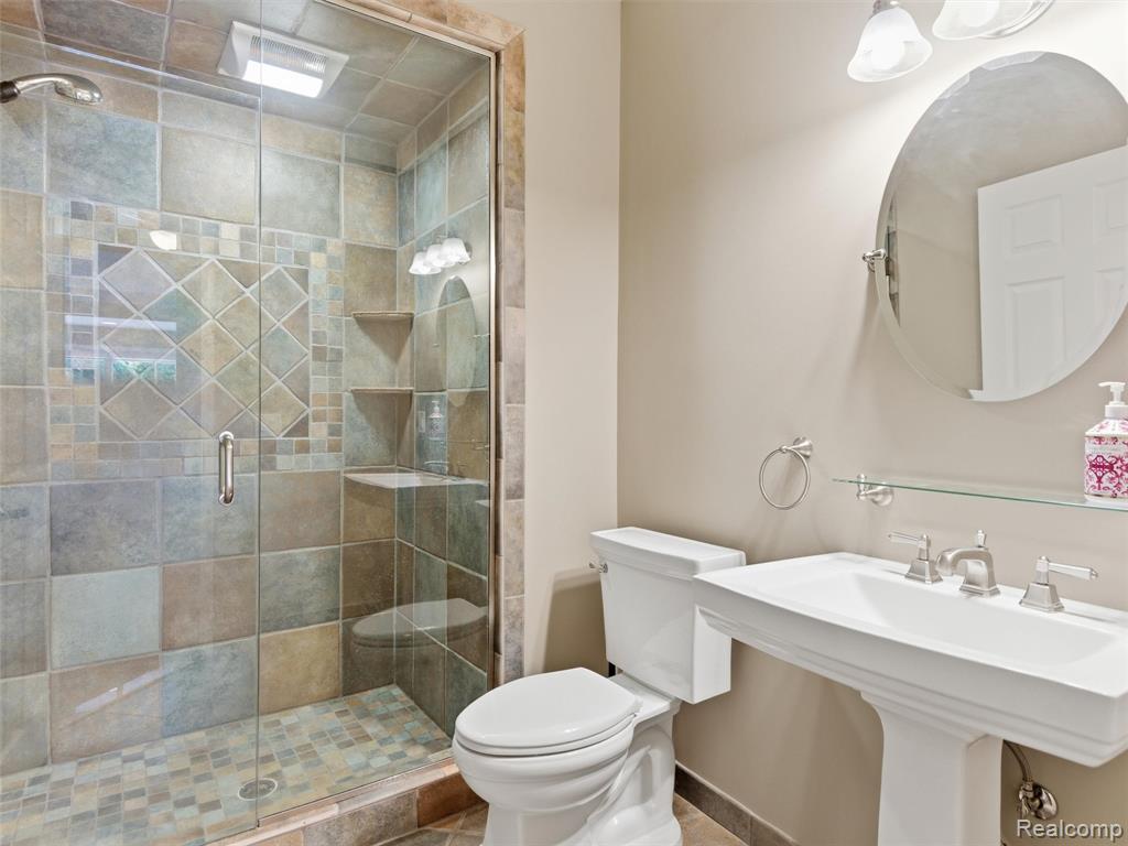 5454 Creekmonte Drive, Rochester, MI 48306 — Photo 49