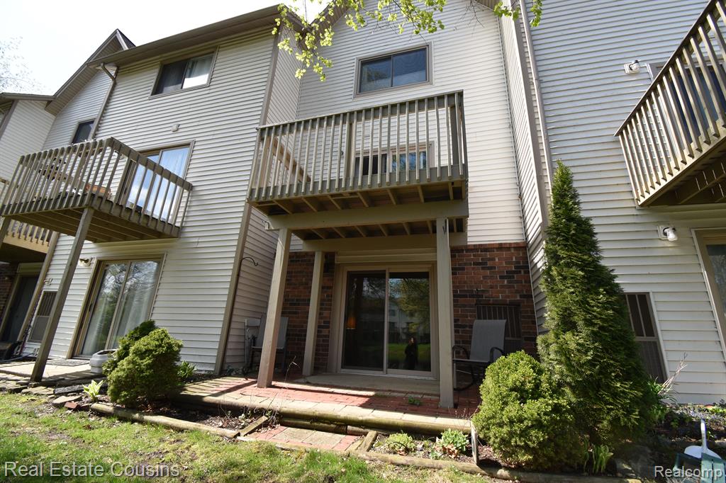 7230 BLUEWATER Drive, 130, Clarkston, MI 48348 — Photo 24