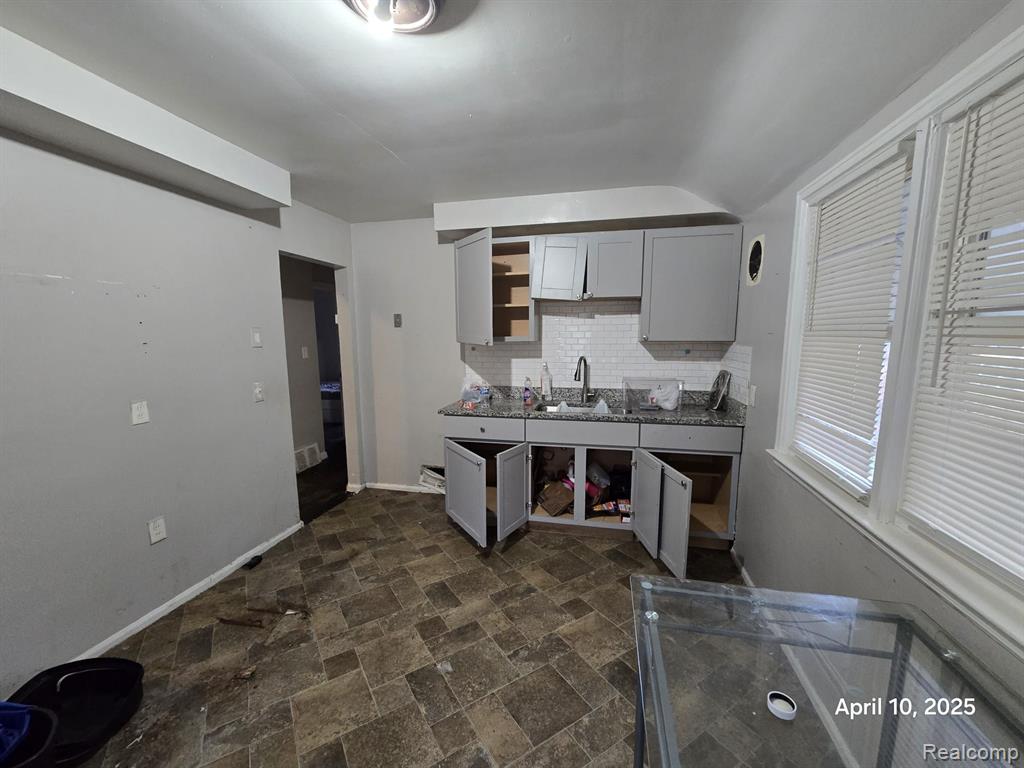 8611 STOUT Street, Detroit, MI 48228 — Photo 6