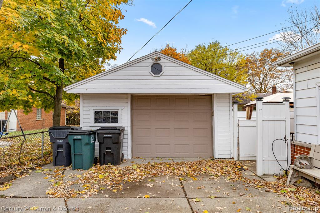 22151 Whitmore Street, Oak Park, MI 48237 — Photo 30