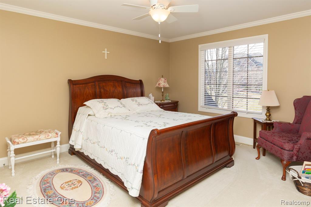 658 Langley Road, Rochester Hills, MI 48309 — Photo 41