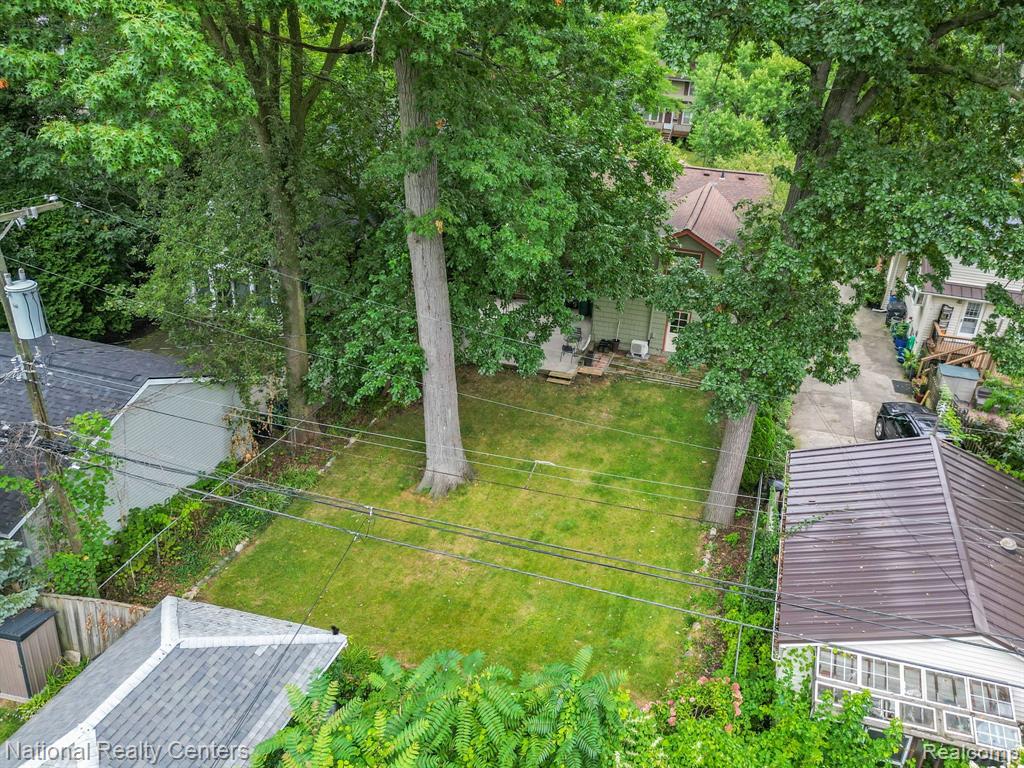 44 DEVONSHIRE Road, Pleasant Ridge, MI — Photo 23