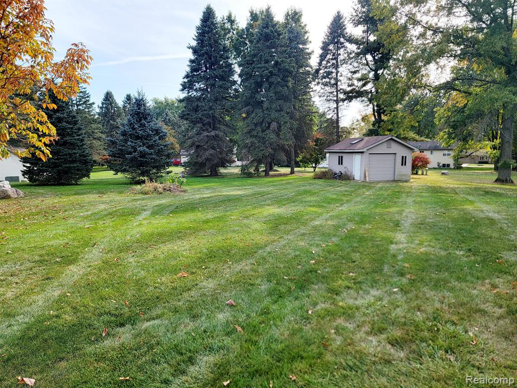 877 DEL SHER Drive, Brighton, MI 48114 — Photo 17