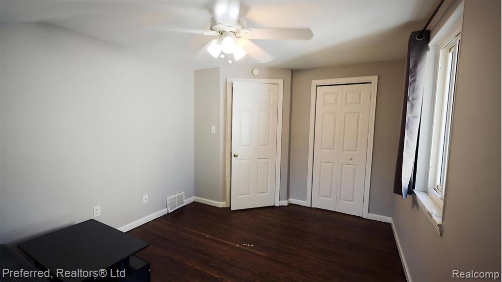 8483 Harding, Center Line, MI 48015 — Photo 19