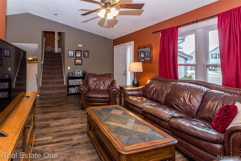 396 Princeton Drive, South Lyon, MI 48178 — Photo 3