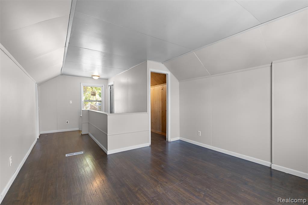 19003 Curtis Street, Detroit, MI 48219 — Photo 17