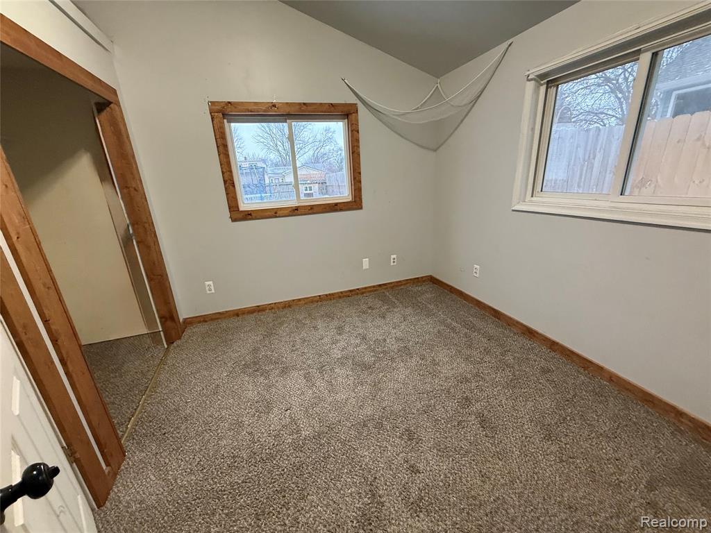 609 S Wood Street, Chesaning, MI 48616 — Photo 12