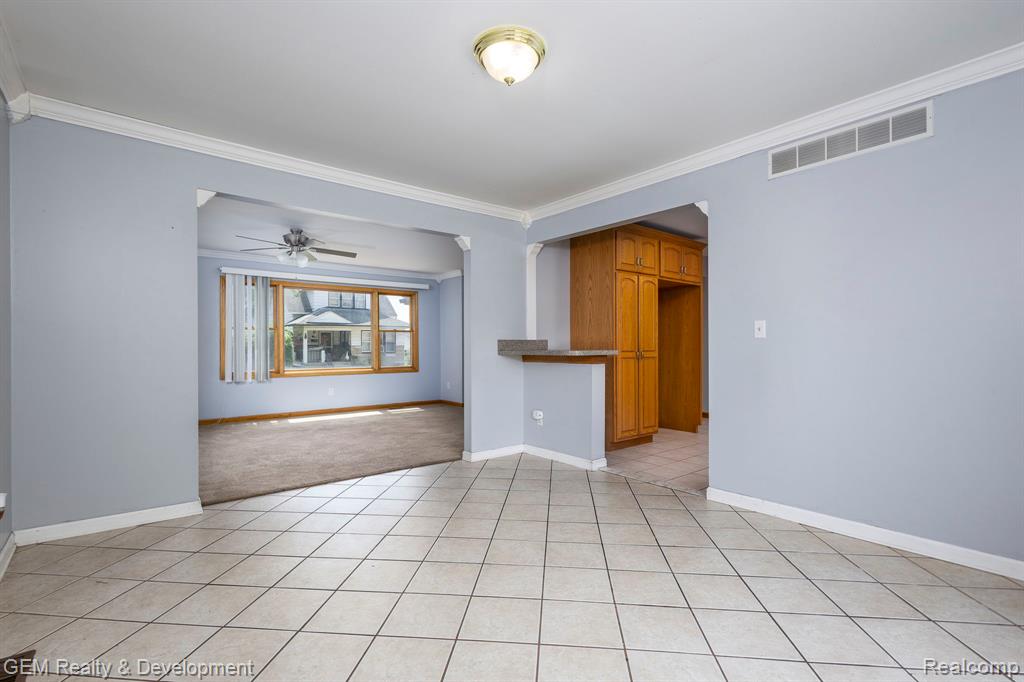 422 Clinton Street, Wyandotte, MI 48192 — Photo 11