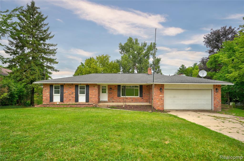11476 Delmar Drive, Fenton, MI 48430 — Photo 2