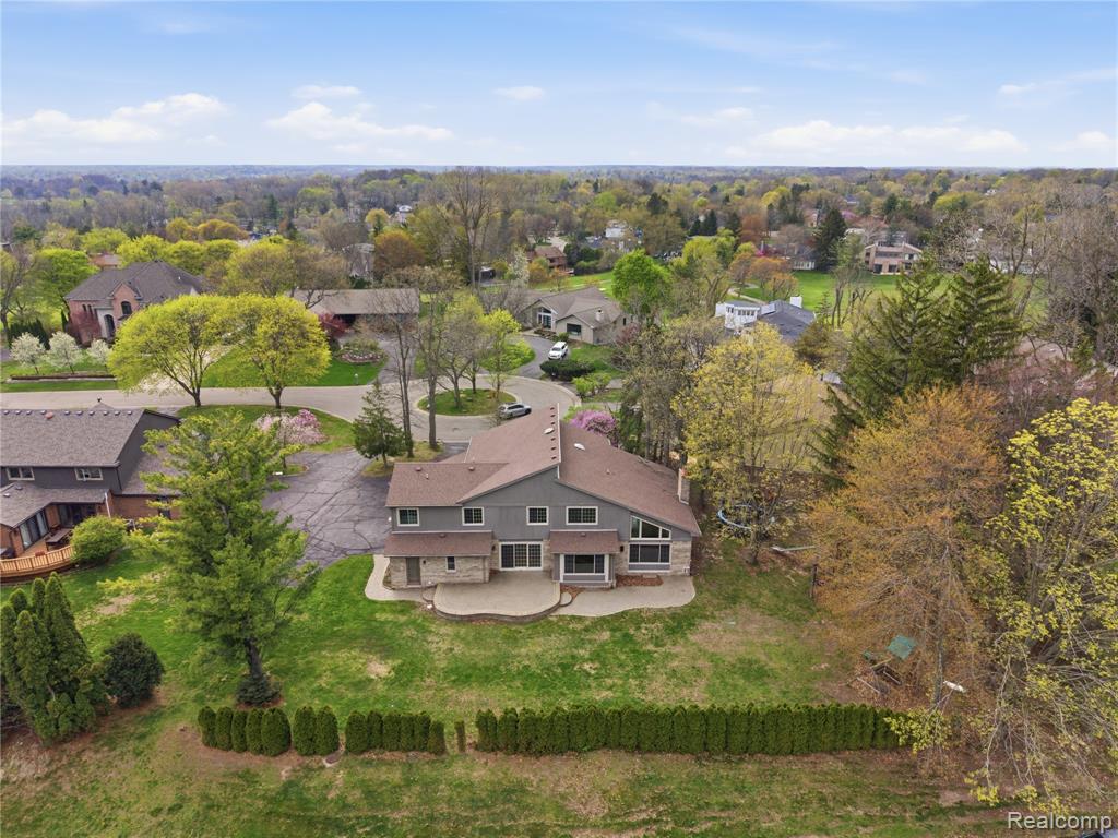 2084 Wabeek Hill Court, Bloomfield Hills, MI 48302 — Photo 50