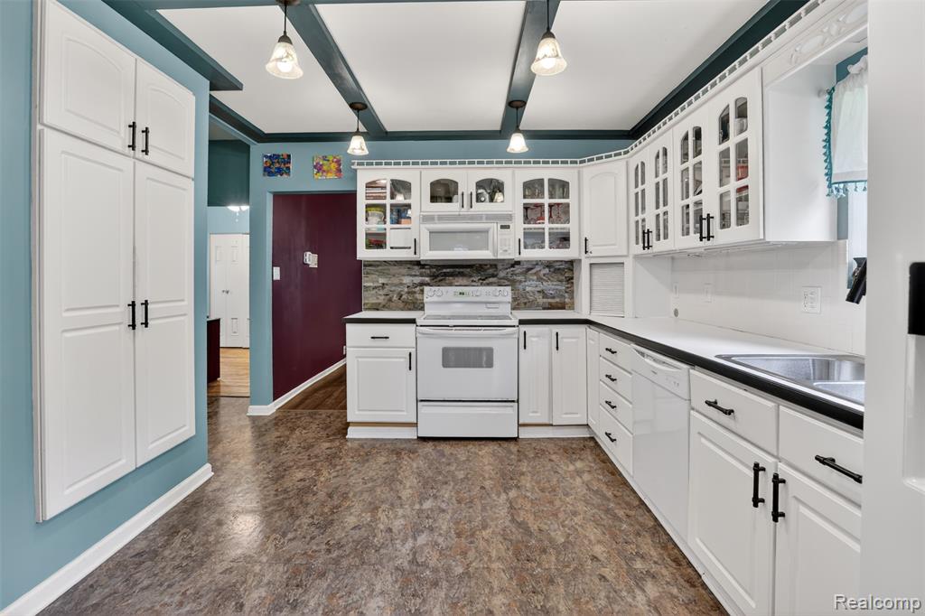 647 N Washington Street, Owosso, MI 48867 — Photo 7