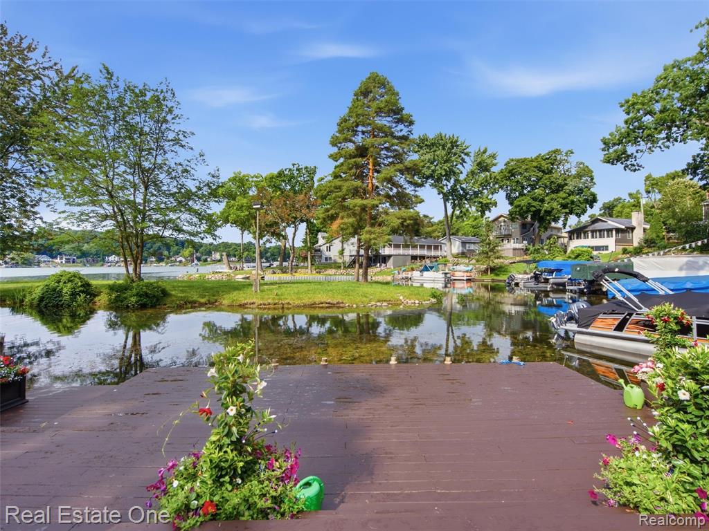 4011 Lotus Drive, Waterford, MI 48329 — Photo 13