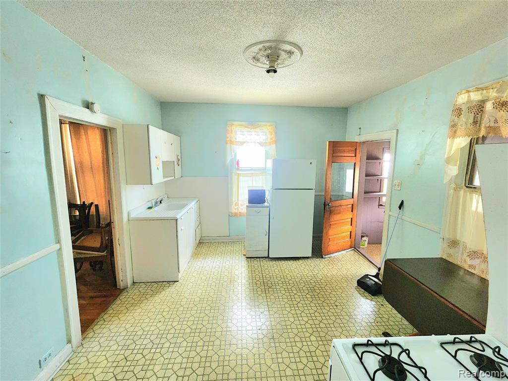 3209 Lockwood Street, Detroit, MI 48210 — Photo 7