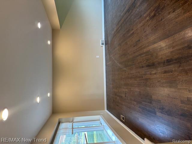 6546 Beverly Crest Drive, West Bloomfield, MI — Photo 4