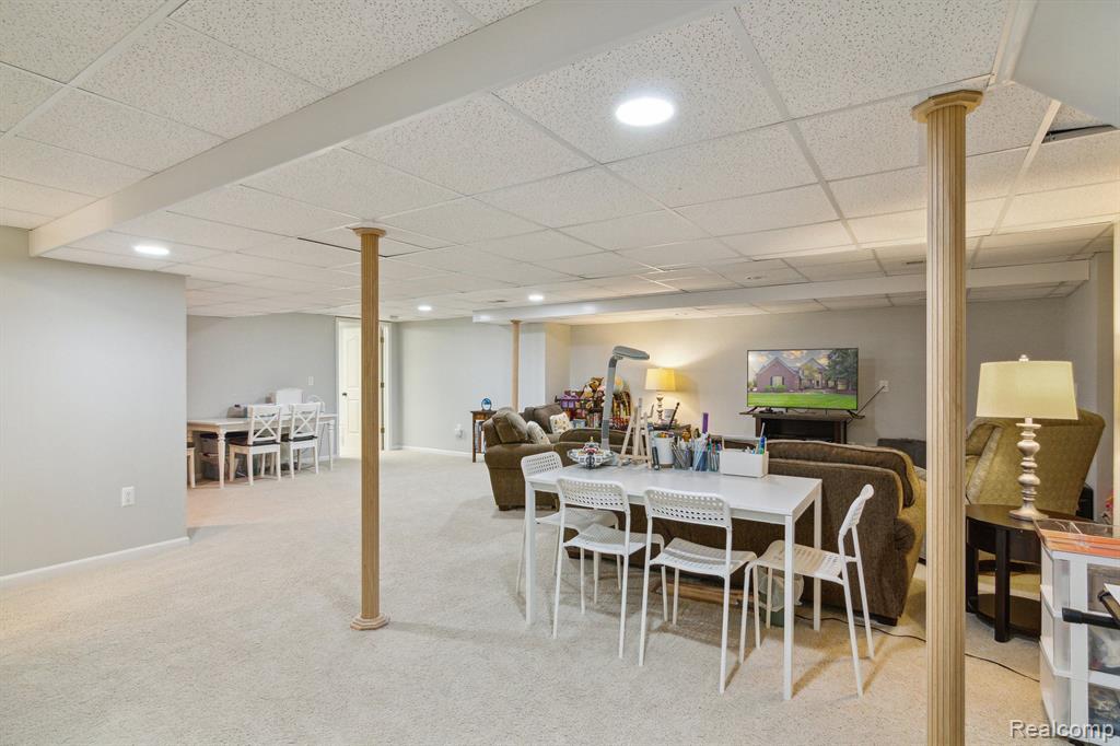 387 TORRINGTON Drive W, Canton, MI 48188 — Photo 39
