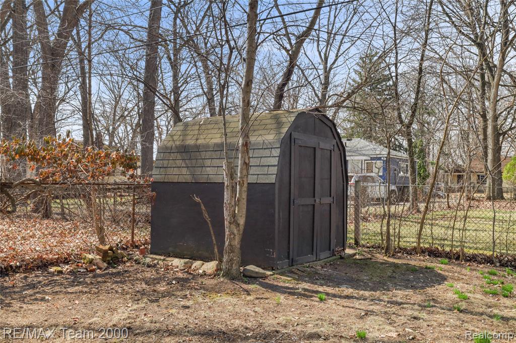 21171 Westhampton Street, Oak Park, MI 48237 — Photo 8