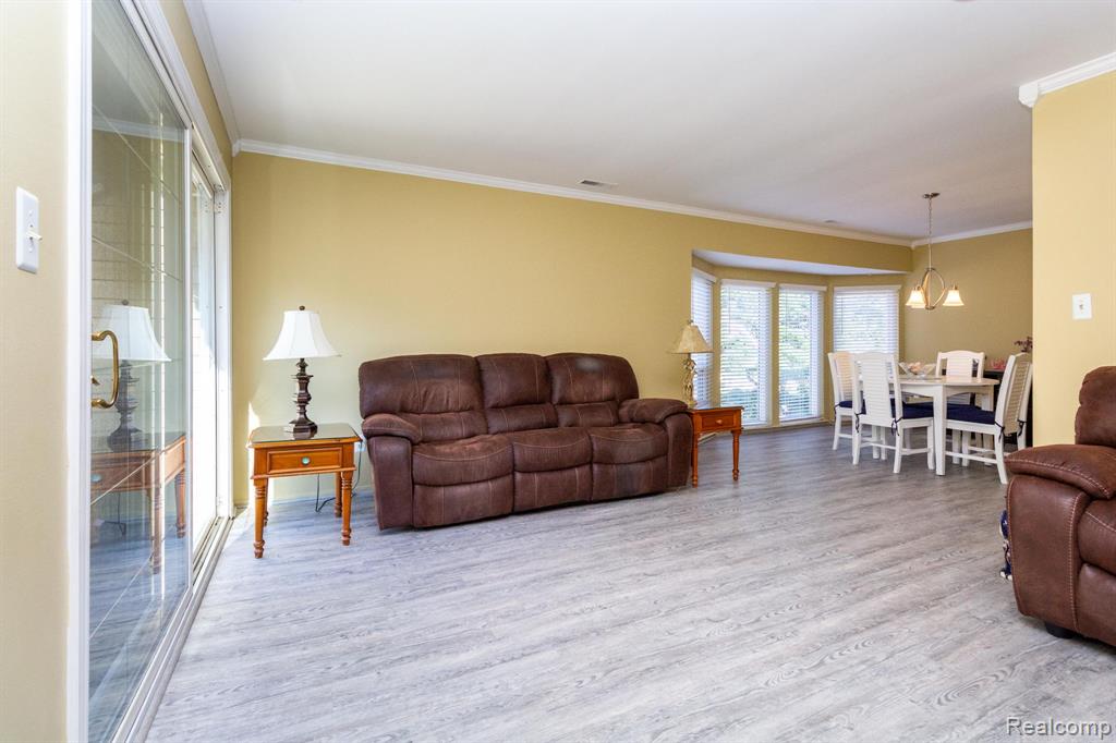 8095 Colony Drive, 23, Grosse Ile, MI 48138 — Photo 9