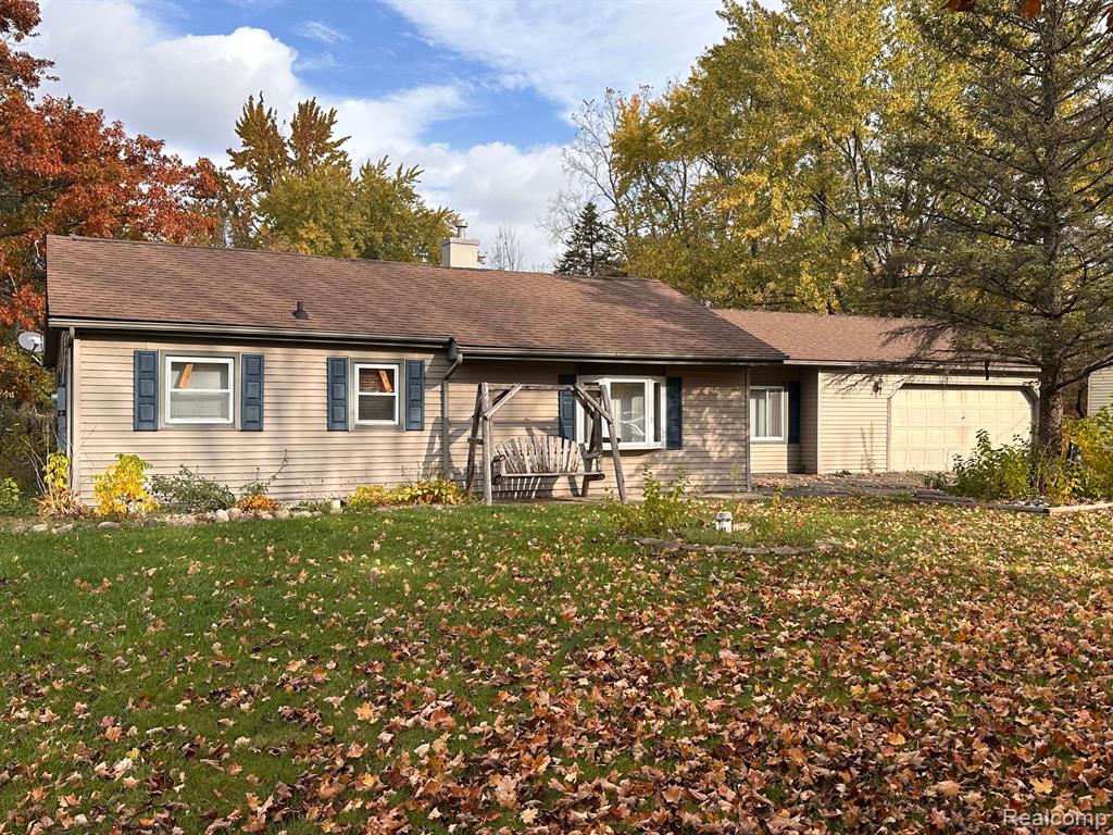 5324 SOUTHWAY Drive, Swartz Creek, MI 48473 — Photo 2