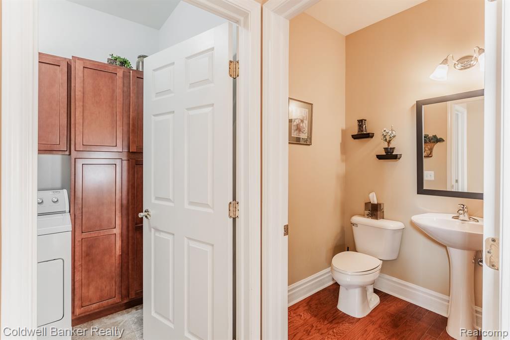 26270 VALHALLA Drive, Farmington Hills, MI 48331 — Photo 7