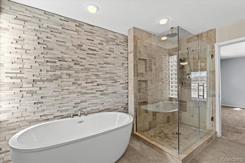 3965 N VANSTONE Drive, Commerce Twp, MI 48382 — Photo 10