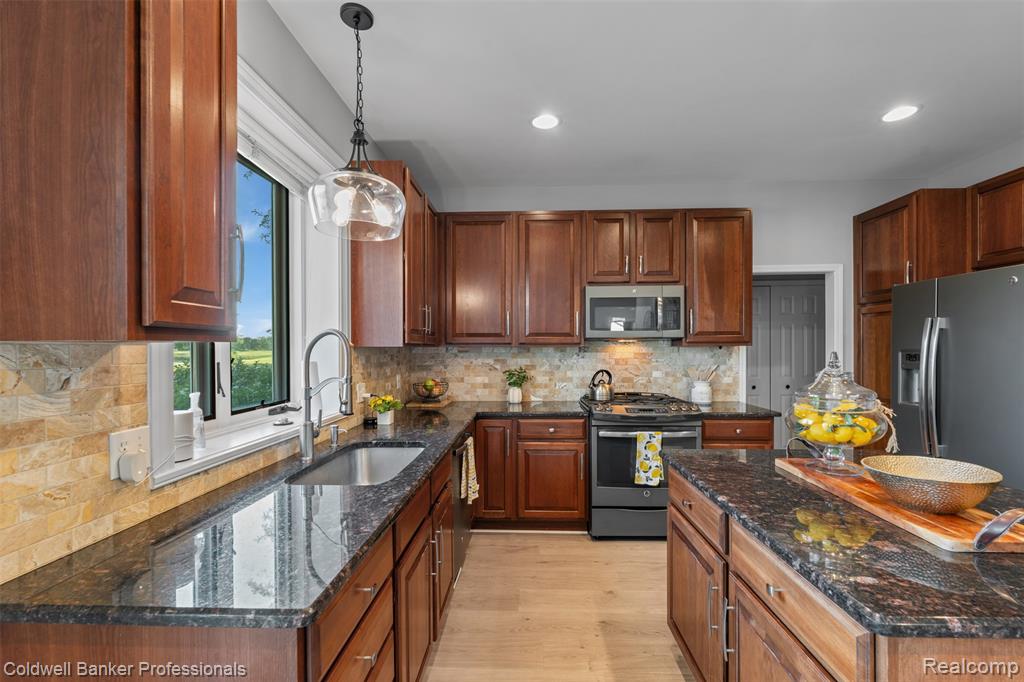 46969 Glastonbury Drive, Canton, MI 48188 — Photo 24