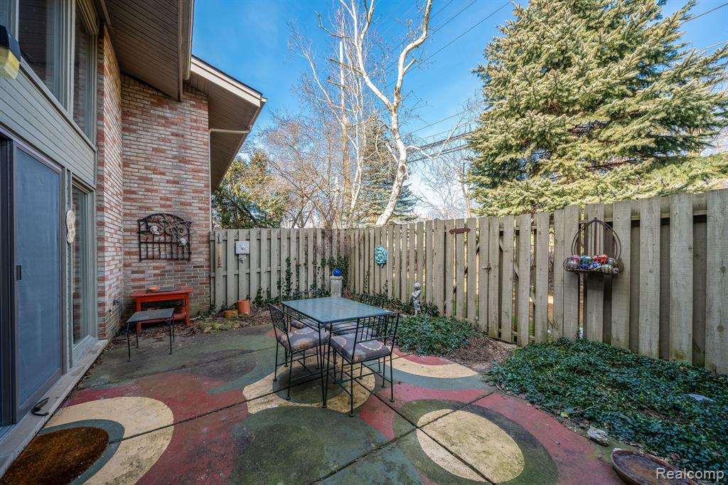 385 CONCORD Place, Bloomfield Hills, MI 48304 — Photo 24