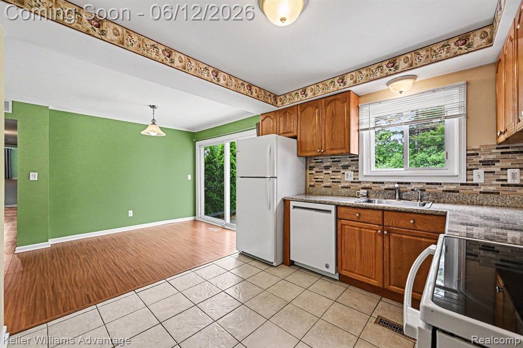 1669 Ashstan Drive, Walled Lake, MI 48390 — Photo 11