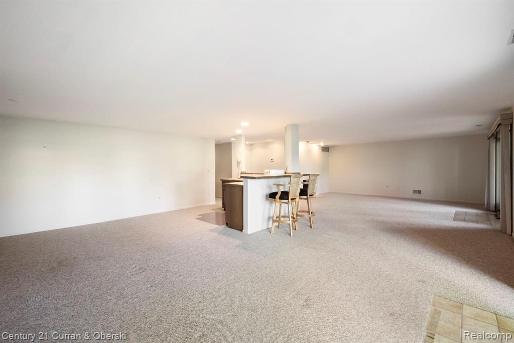 18215 Blue Heron Drive W, Northville, MI 48168 — Photo 34