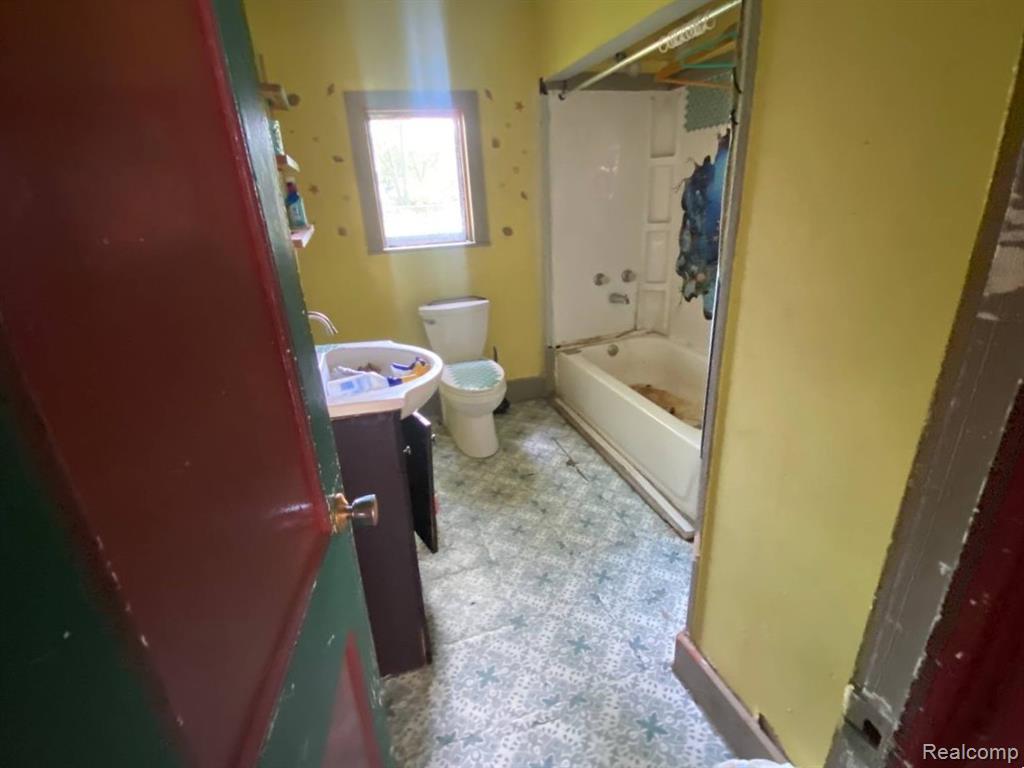 5632 Hughes Road, Lansing, MI 48911 — Photo 8