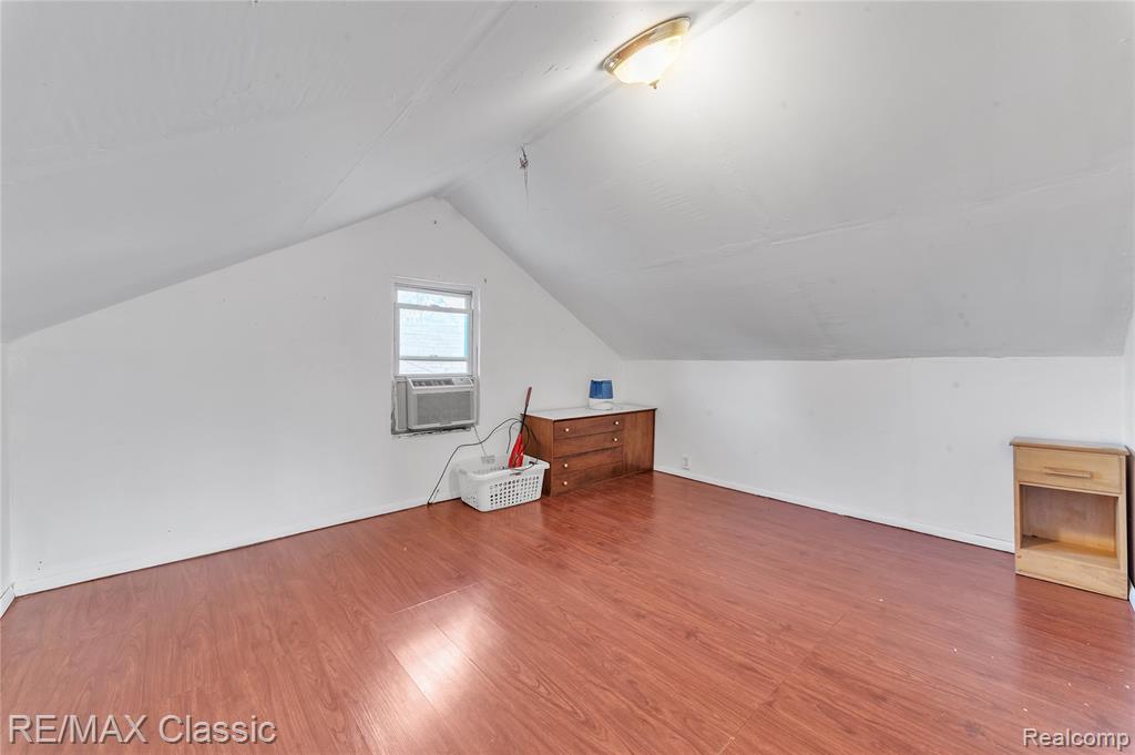 574 W Greendale, Detroit, MI 48203 — Photo 13
