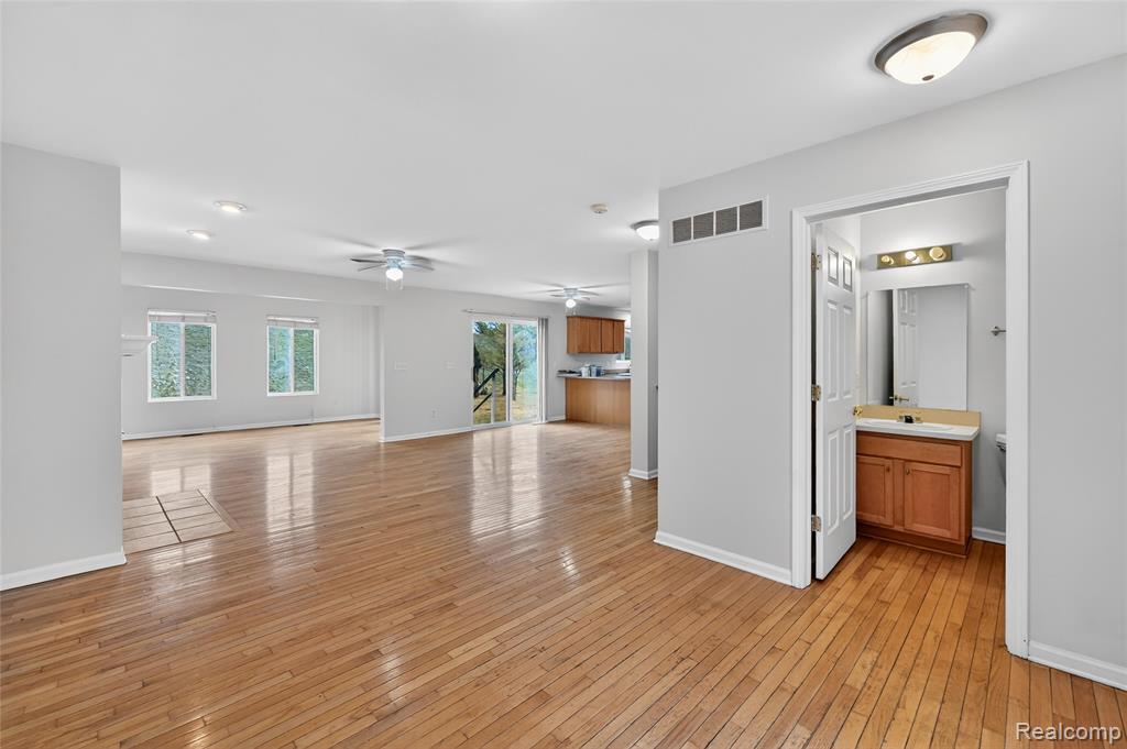 738 Arusha Drive, Pontiac, MI 48341 — Photo 13