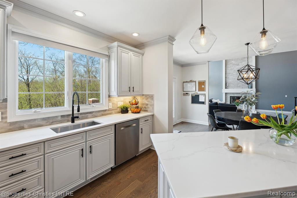 45933 TOURNAMENT Drive, Northville, MI 48168 — Photo 17