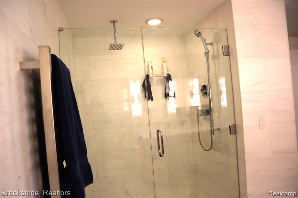 432 Washington Avenue, 1304, Royal Oak, MI 48067 — Photo 24