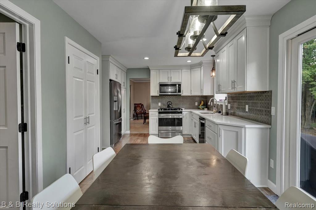 6750 Wing Lake Road, Bloomfield Hills, MI 48301 — Photo 16