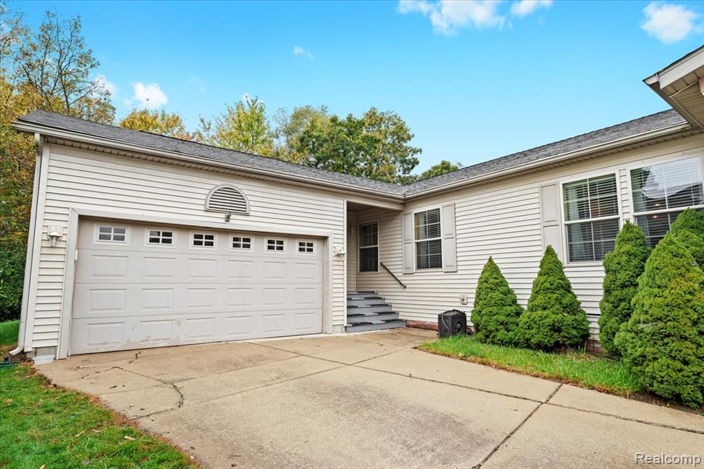 11078 Wood Run Circle, South Lyon, MI 48178 — Photo 26