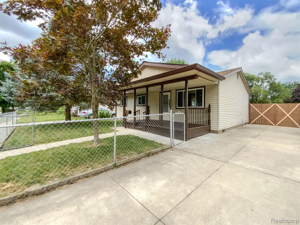 1281 CANDLEWOOD Lane, Ypsilanti, MI 48198 — Photo 16