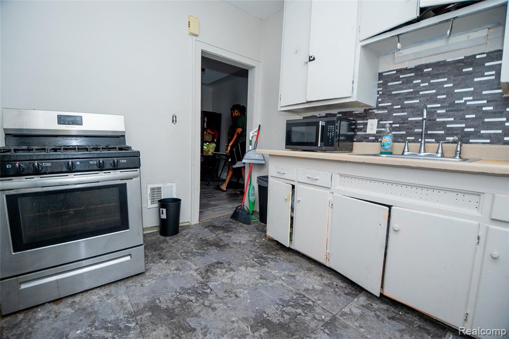 13551 Santa Rosa Drive, Detroit, MI 48238 — Photo 11