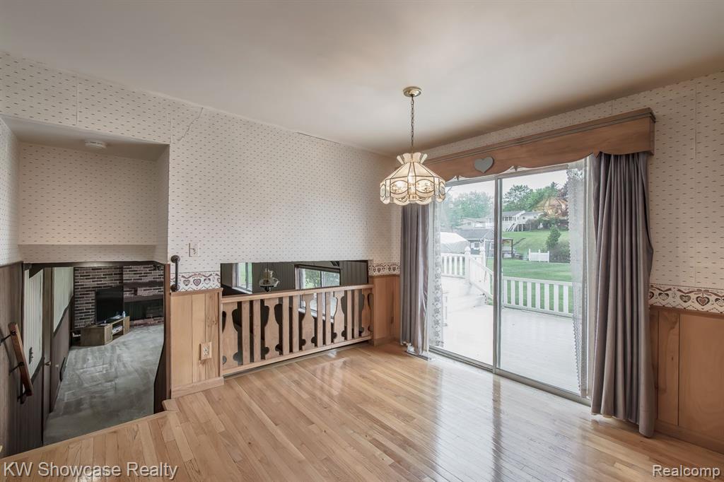 841 DRIBURG Drive, Commerce Twp, MI 48390 — Photo 7