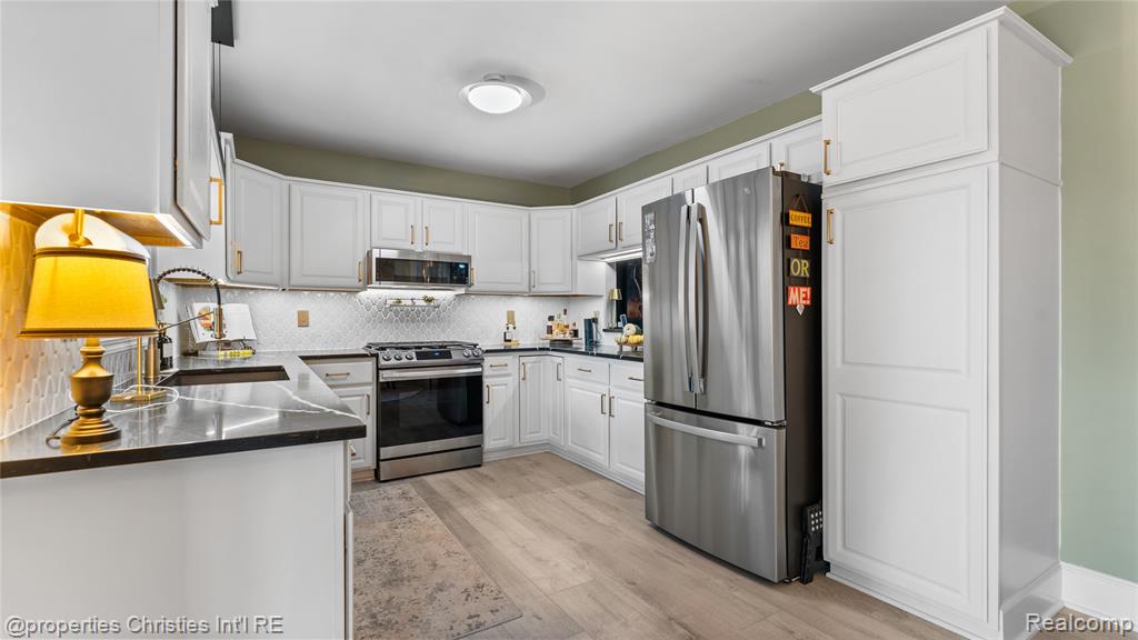 4301 Heatherwood Drive, Milford, MI 48381 — Photo 17