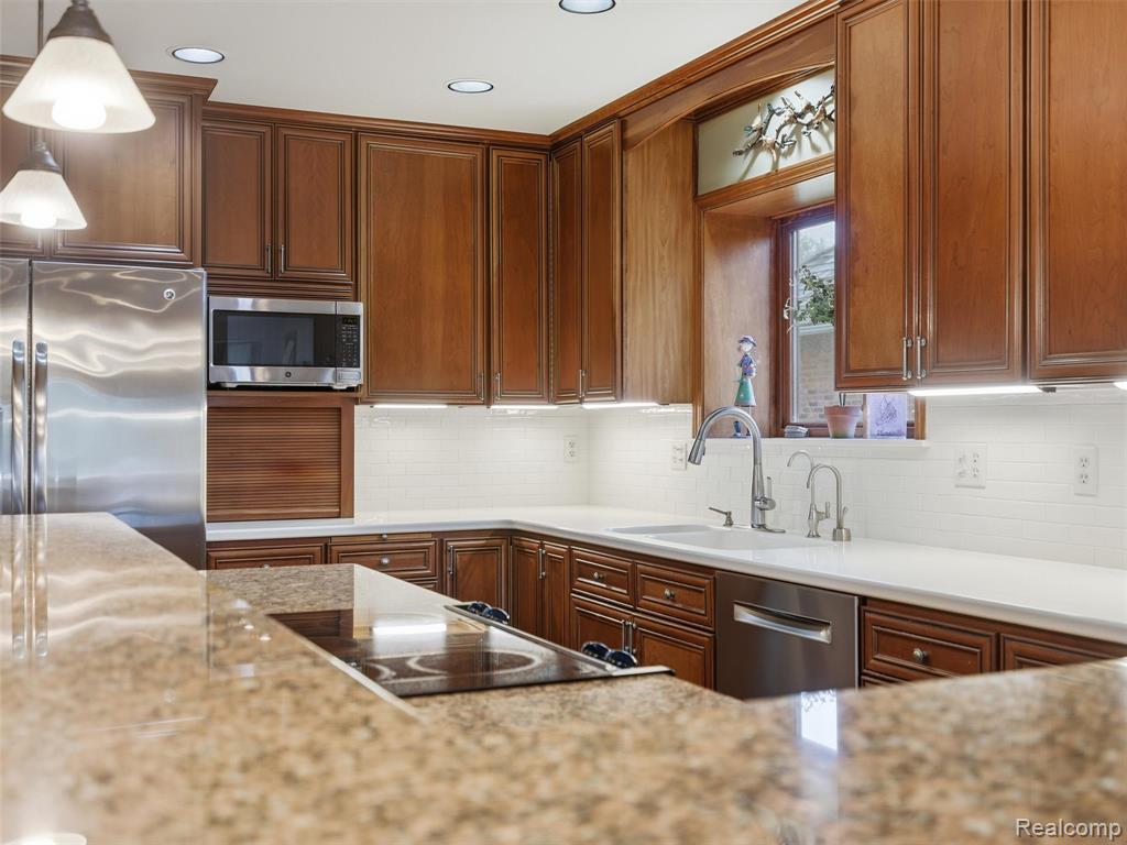 23 Chateaux Du Lac, Fenton, MI 48430 — Photo 15