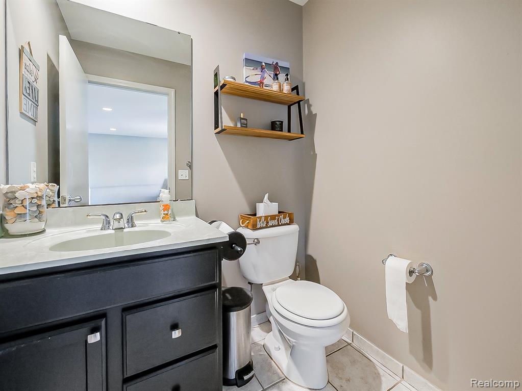 5570 Wildrose Avenue, West Bloomfield, MI — Photo 19