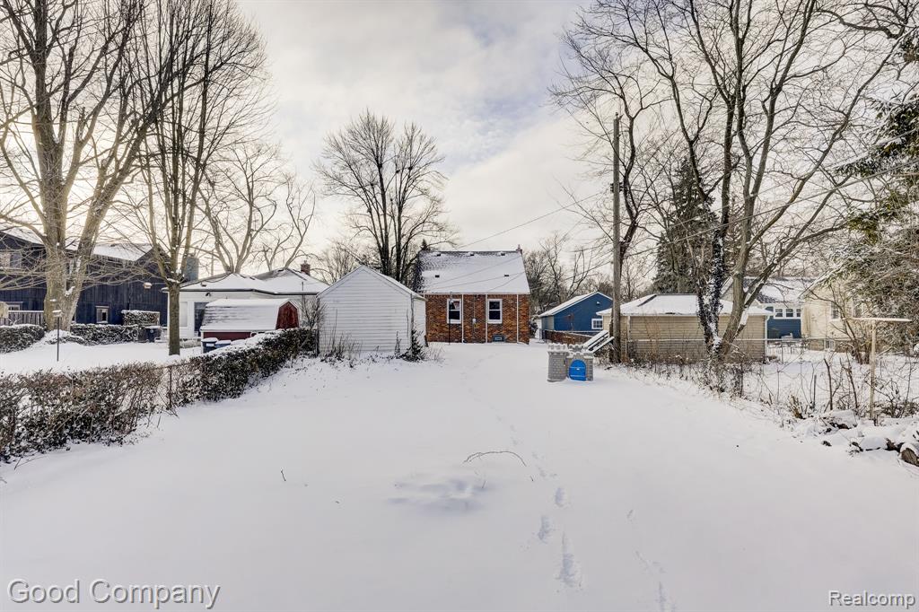 8460 Kenberton Drive, Oak Park, MI 48237 — Photo 45