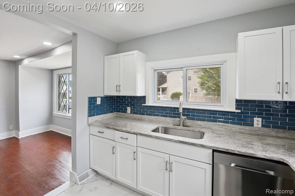 3690 Phillips Avenue, Berkley, MI 48072 — Photo 9