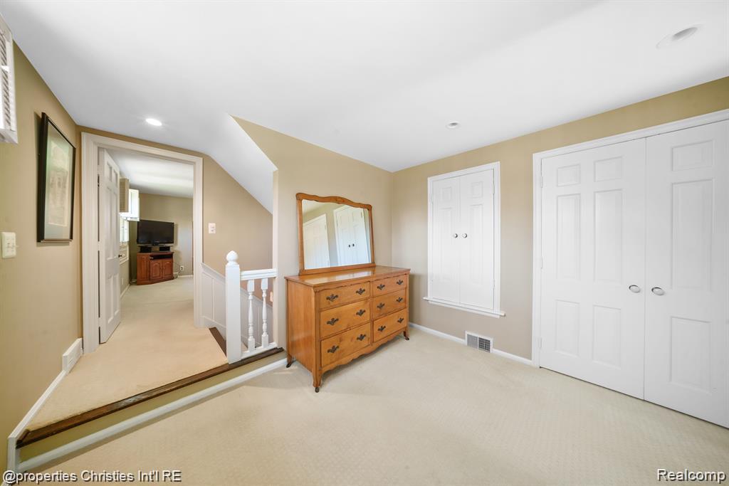 6050 W Surrey Road, Bloomfield Hills, MI 48301 — Photo 21