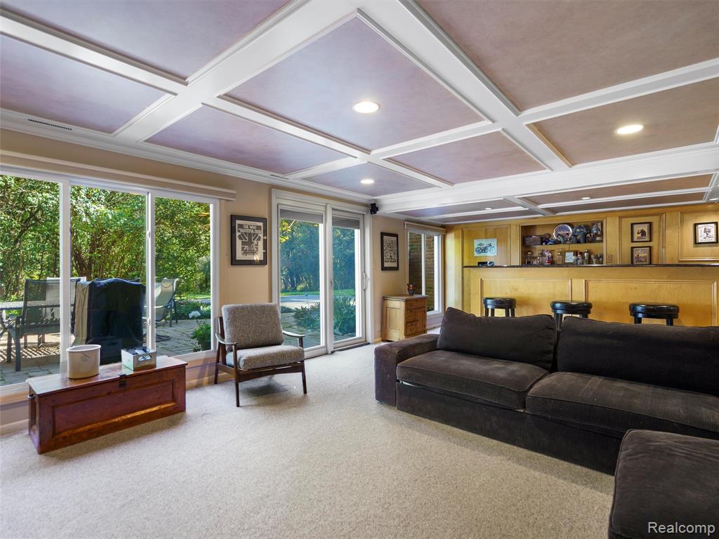 4351 Queens Way, Bloomfield Hills, MI 48304 — Photo 32
