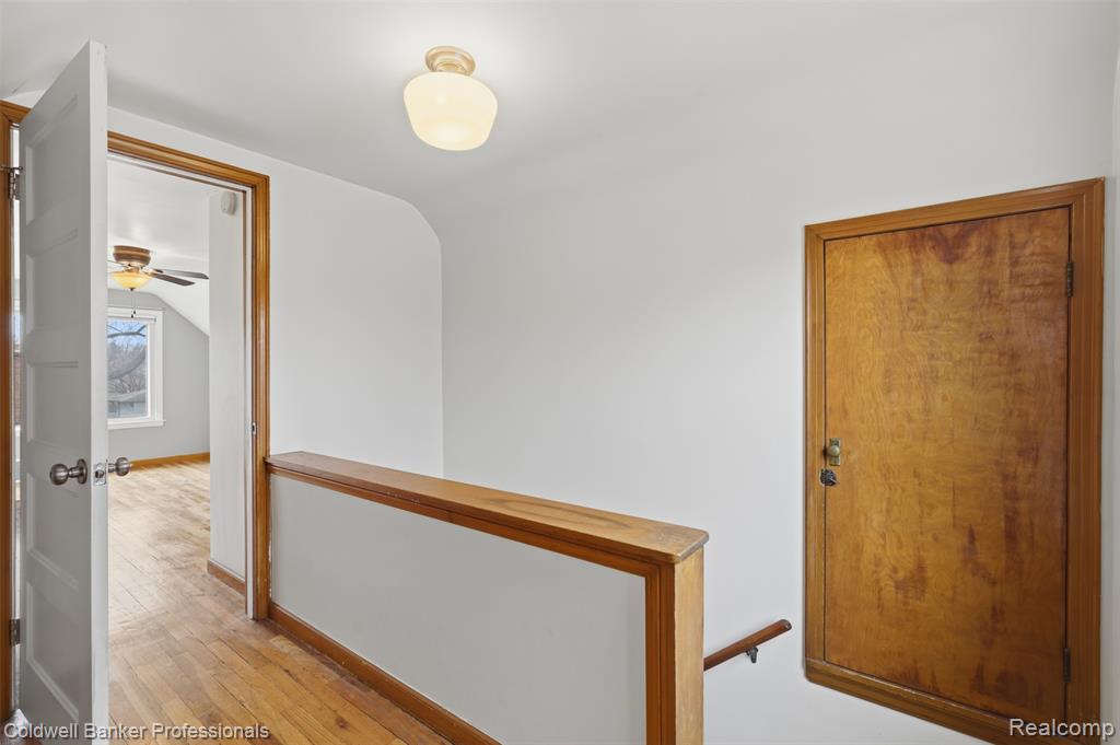 927 Montrose Avenue, Royal Oak, MI 48073 — Photo 17