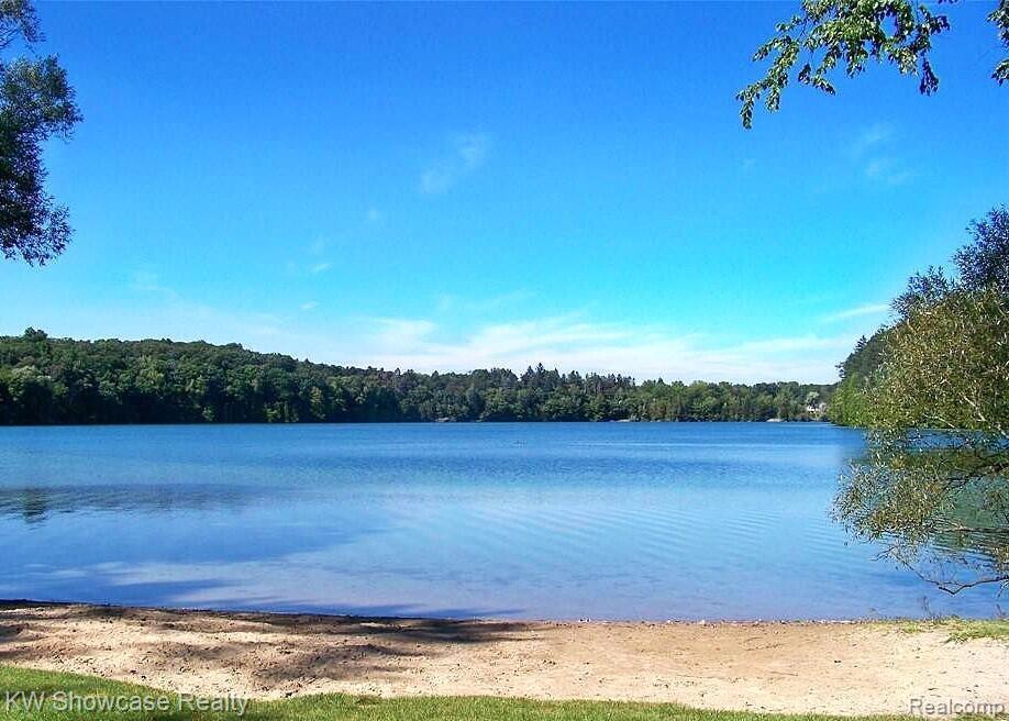 1471 Blue Heron Drive, Highland, MI — Photo 40