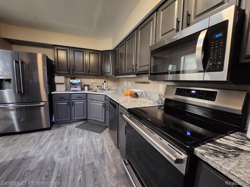 5826 DAWN RIDGE Drive, Troy, MI 48098 — Photo 4